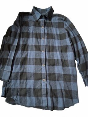 Women’s Blue and Black Buffalo Plaid Button-Up Shirt/Shacket-snap buttons- 1X